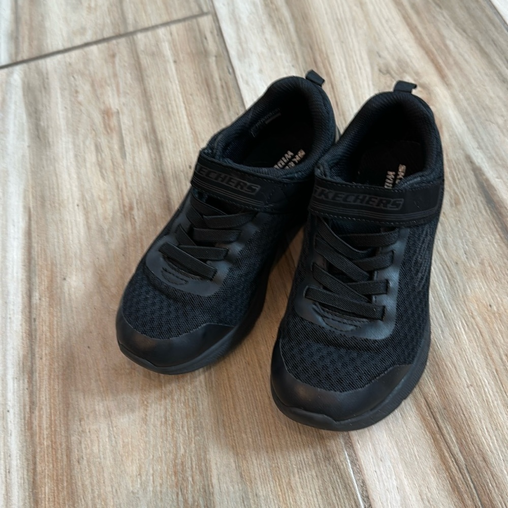 Boys sketchers sneakers 1 wide